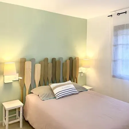 Spacieux ,lumineux ,proche Des , Piscine Apartment